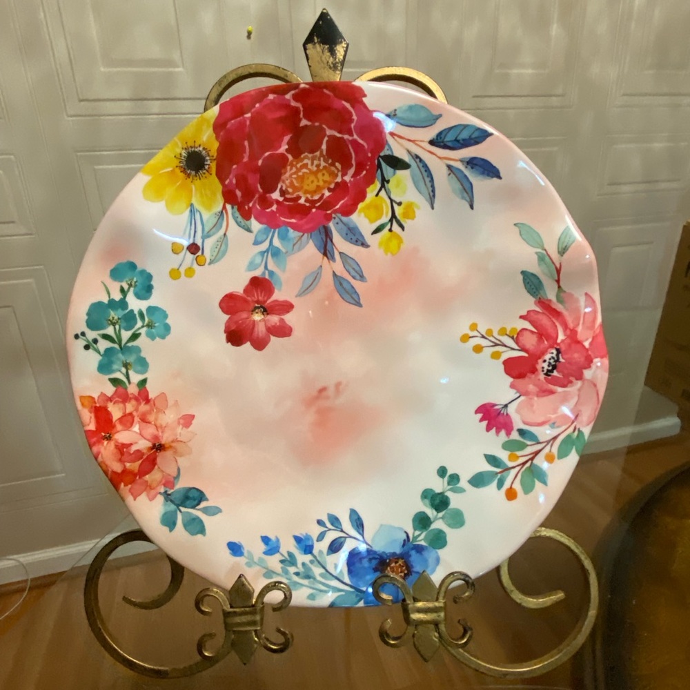 Brand New Set Of 4 Floral Multicolor 11” Dinner Plates.